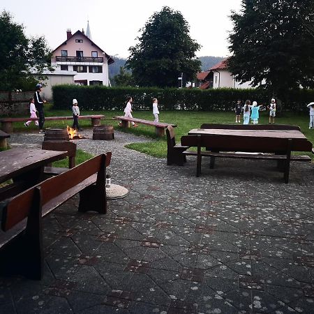 Fuzinarska Kuca Hotel Fužine Buitenkant foto